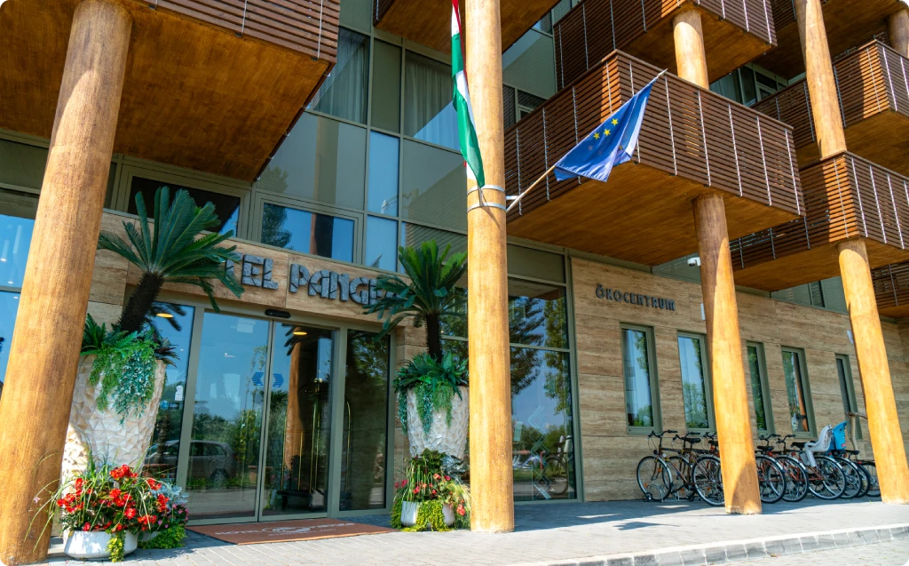 Hotel Pangea