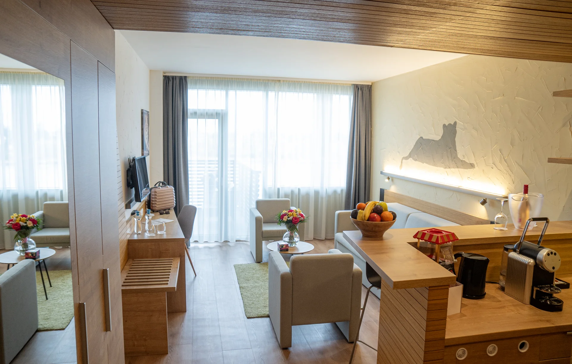 Suite with lake view and balcony