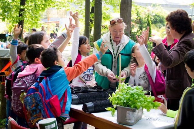 Biodiversity day in Sóstó Zoo  Entertaining tasks, planting and interactive programs waited for adults and children in Sóstó Zoo on the occasion of the International Biodiversity Day.